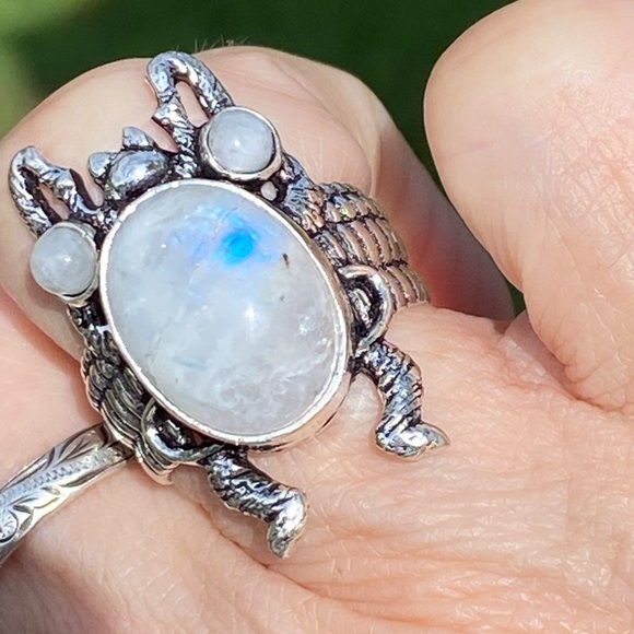Bat ring .925 Sterling Silver set with 3 rainbow moonstones textured band sz 8.5 - Picture 16 of 16